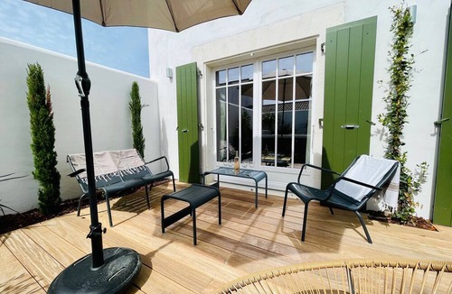 La Flotte Villa | Beautiful house in the heart of the village with private spa