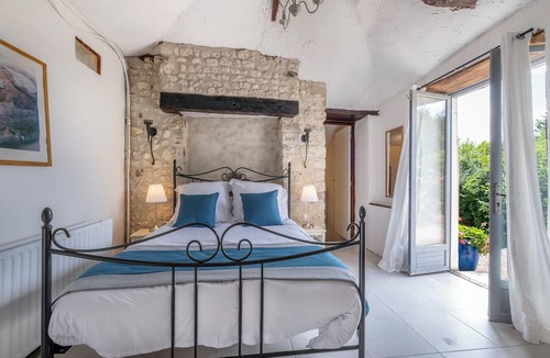 Sud Charente House | Holiday Home 'Domaine Chez Les Rois' with Private Pool, Private Terrace and Wi-Fi
