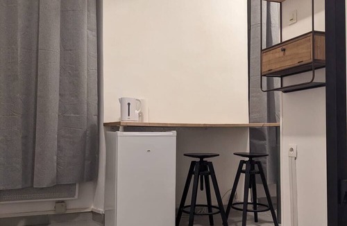 6th Arrondissement Apartment | Cozy studio for a getaway in Marseille