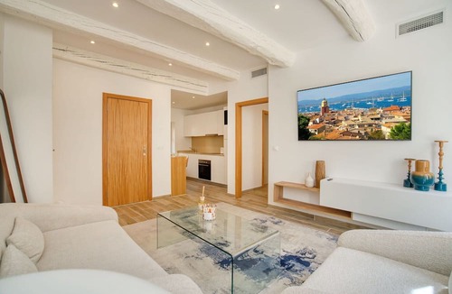 Old Town Apartment | Elegant apartment-AC-1BR-2P- center Saint-Tropez