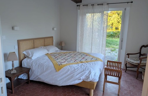 Saint-Hilaire-de-Riez Bed & Breakfast | Maison Millefeuille Bed and Breakfast: Between the Forest and the Marshes, Just 10 Minutes from the Beaches!