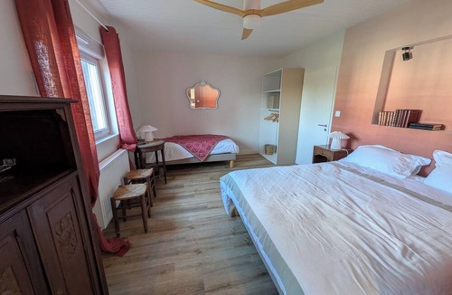 Saint-Hilaire-de-Riez Bed & Breakfast | Maison Millefeuille Bed and Breakfast: Between the Forest and the Marshes, Just 10 Minutes from the Beaches!