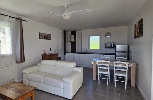 Lauraet House | Folle Blanche Gîte in Armagnac with Shared Pool, Private Terrace and Garden