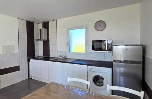 Lauraet House | Folle Blanche Gîte in Armagnac with Shared Pool, Private Terrace and Garden