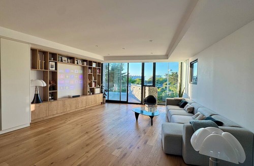 Biarritz Villa | Front-line architect-designed villa with ocean view