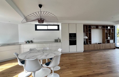 Biarritz Villa | Front-line architect-designed villa with ocean view