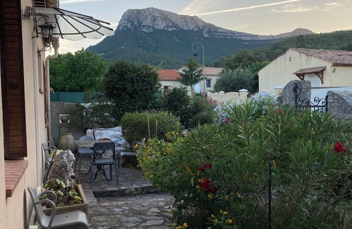 La Farlede House | Family home in a Provencal village near Hyères and Toulon