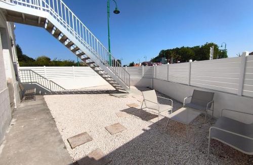 Breuillet Apartment | Studio MARINE, neuf, proche Royan&Plages-calme&tt équipé,