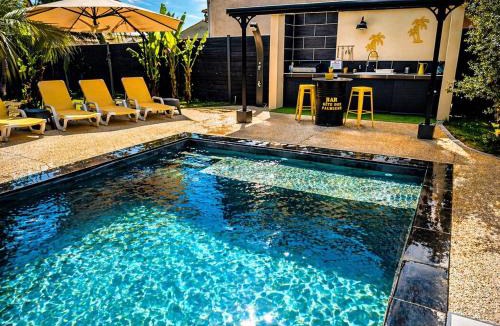 Bon-Encontre Villa | Villa des palmiers - Magnifique villa avec piscine chauffée et terrain de pétanque