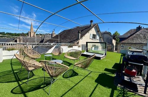 Donzenac Apartment | White Loft - 6 personnes - toit-terrasse avec vue panoramique