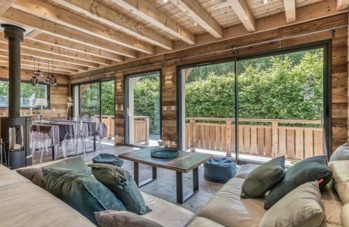 Les Houches Ski Chalet | Chalet 18 guests, 8 bedrooms, 5 bathrooms & Sauna!