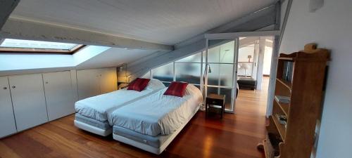 Bordeaux Golden Triangle Apartment | Appartement calme avec terrasse - 2 chambres Bordeaux