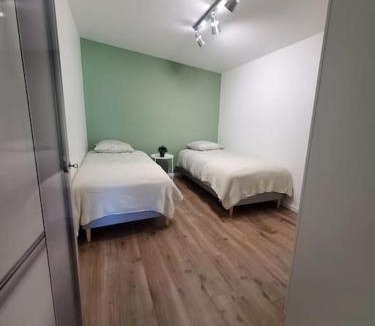 Malville Apartment | L'ATELIER 5 couchages avec climatisation