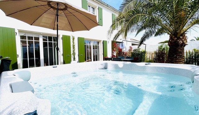 Beautiful house in the heart of the village with private spa
