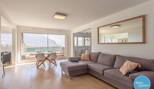 Le Sainte Anne- appartement avec vue Lac.